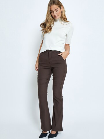minus Flared Hose 'Carma' in Braun