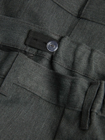 Marks & Spencer Slimfit Schulshorts in Grau: Vorderseite