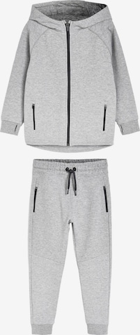 Set Next en gris : devant