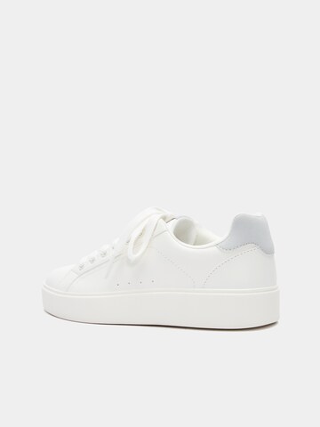 Pull&Bear Sneaker in Weiß