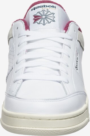 Sneaker low de la Reebok pe alb