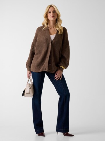 GUESS Strickjacke in Braun