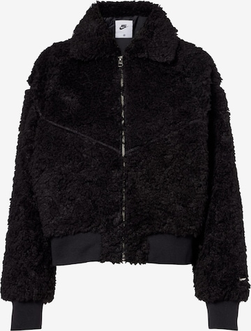 NIKE Winterjacke in Schwarz: Vorderseite