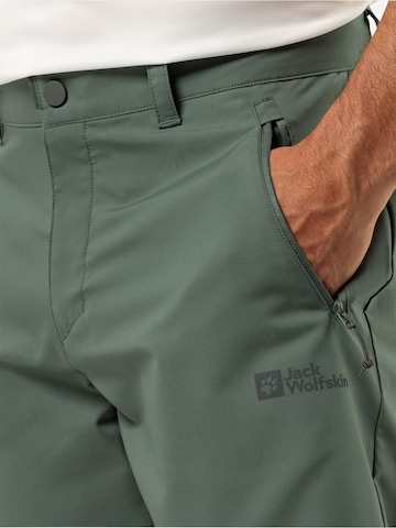 JACK WOLFSKIN Štandardný strih Outdoorové nohavice 'ACTIVE TRACK' - Zelená