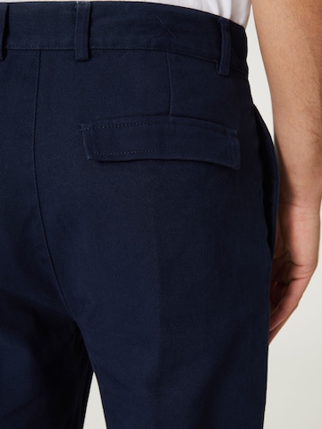 DAN FOX APPAREL Tapered Pantalon 'Elian' in Blauw