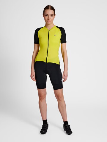 Newline Regular Sports trousers in Black