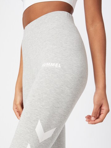 Skinny Pantalon de sport Hummel en gris