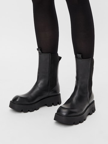 Bianco Chelsea Boots 'BIAGEENA' in Black