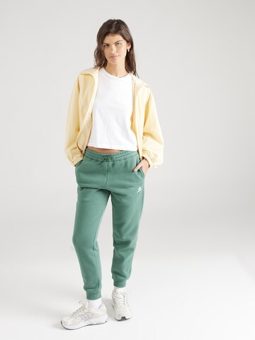 CONVERSE Tapered Broek in Groen