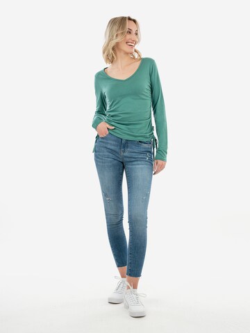Suri Frey Shirt ' SFY Freyday ' in Green: front