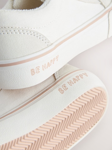 Baskets Next en beige