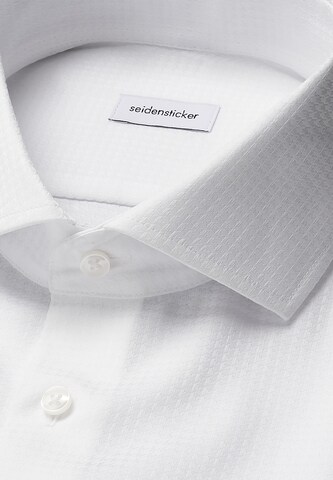 Coupe regular Chemise business SEIDENSTICKER en blanc