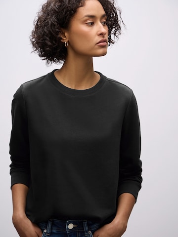 STREET ONE Sweatshirt i sort