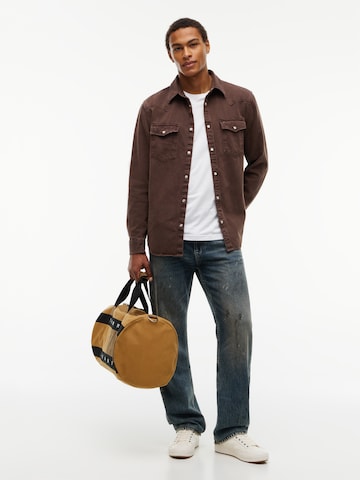 Tommy Jeans Regular fit Srajca | rjava barva: sprednja stran