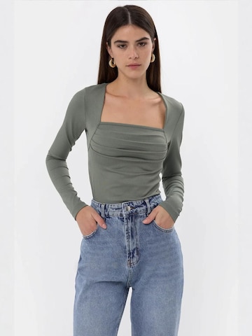 Hiccup - Camisa em verde: frente