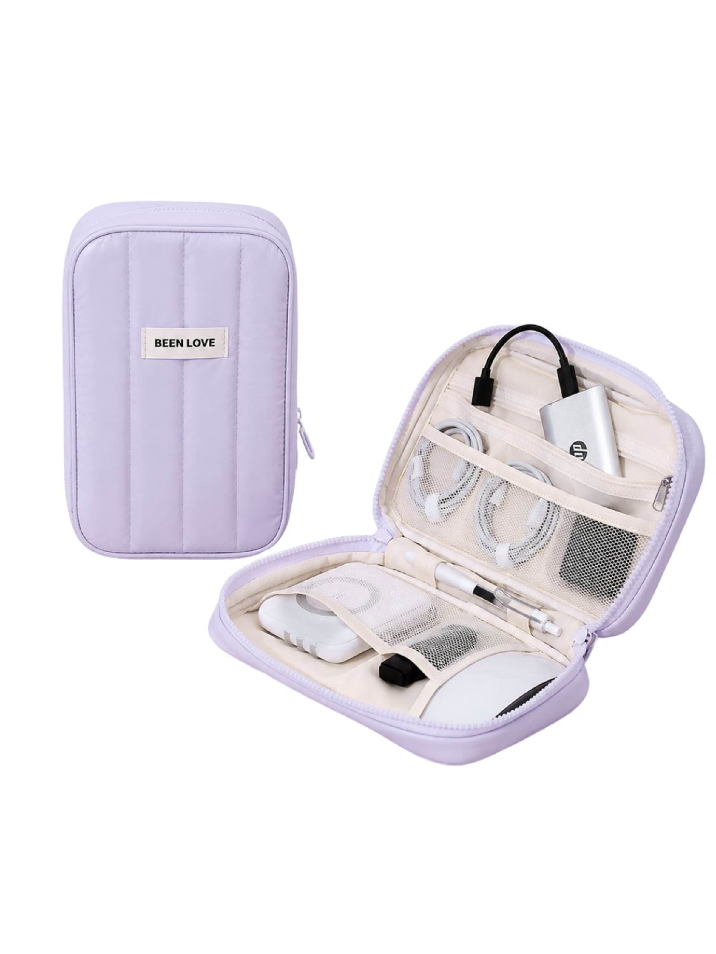 MEVYRA Reisetasche 'Gepolsterter Kabel Organizer (Kabeltasche) & Kosmetiktasche 2-in-1 – Wasserdichte Reisetasche für Technik & Make-up – 4 Farben, Recycelte Materialien, Robust, 19x24.5x9cm'‌‌‌‌‌‌ in Lila: Vorderseite