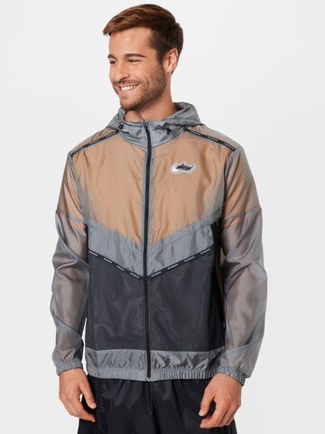 NIKE Sportjacke in Grau: predná strana