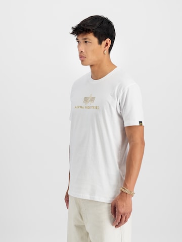 ALPHA INDUSTRIES Футболка в Белый