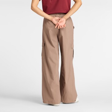 new balance Loosefit Cargobroek 'Woven Cargo Pant' in Bruin