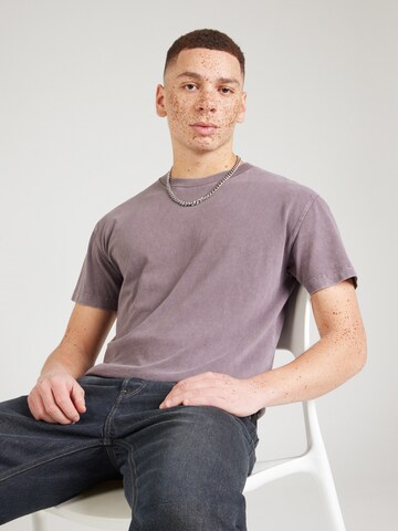T-Shirt 'ESSENTIAL' Abercrombie & Fitch en violet : devant