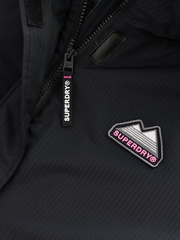 Superdry Kappa i svart