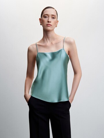 MANGO Blouse in Blauw: voorkant