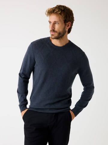 GUESS Sweater in Blue: front