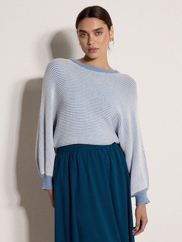 Pull-over ' ' Apricot en bleu : devant