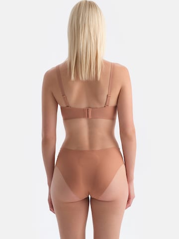 T-shirt Reggiseno di Dagi in marrone