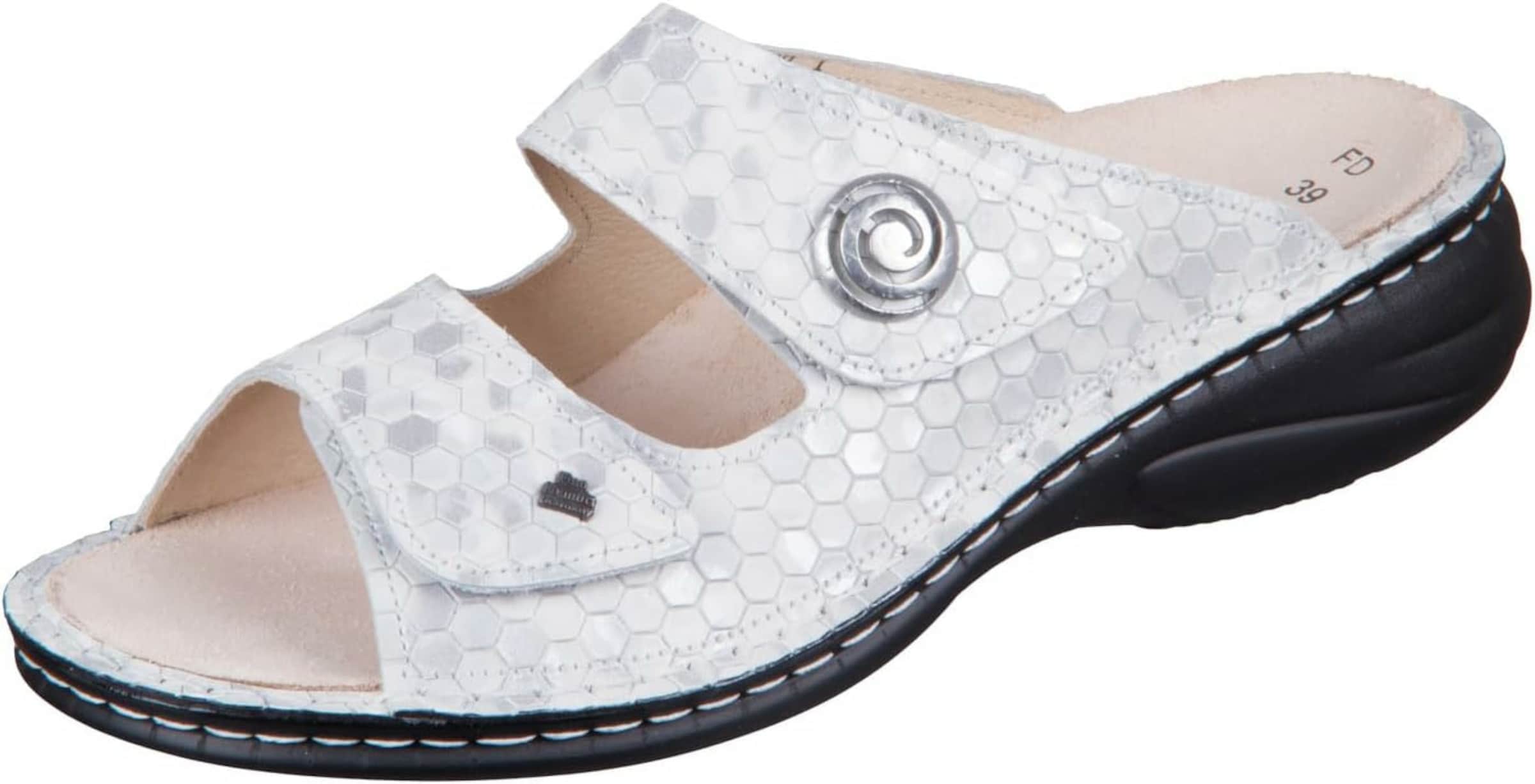 Finn Comfort Sandal in White: front