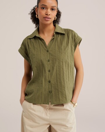 WE Fashion Blouse in Groen: voorkant