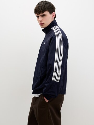 Pull&Bear Between-season jacket 'STWD' in Blue