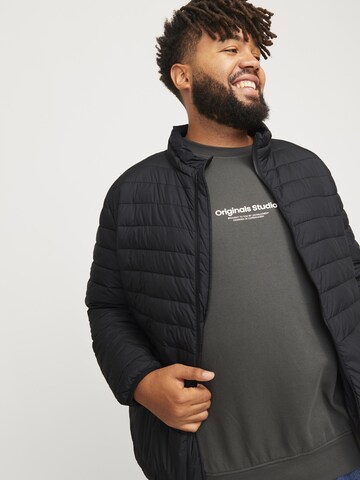Jack & Jones Plus Демисезонная куртка 'JJEState' в Черный