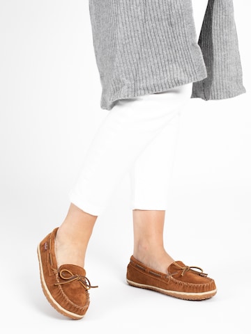 Minnetonka Moccasin 'Tilia' in Brown