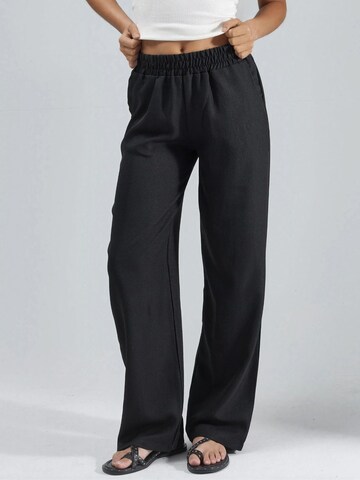 Loosefit Pantalon Hiccup en noir : devant