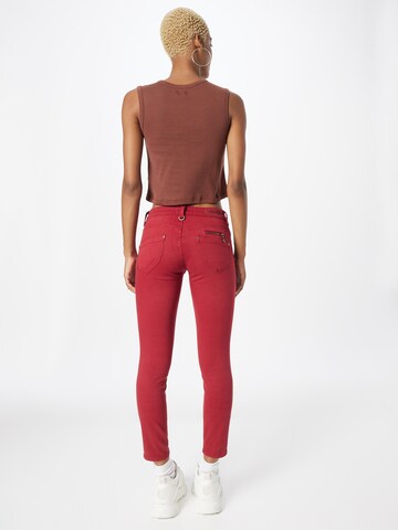 FREEMAN T. PORTER Skinny Spodnie 'Alexa' w kolorze czerwony