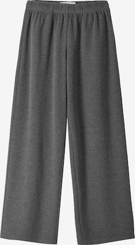 Bershka Trousers in Grey: front