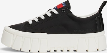 Tommy Jeans Sneakers in Black: front