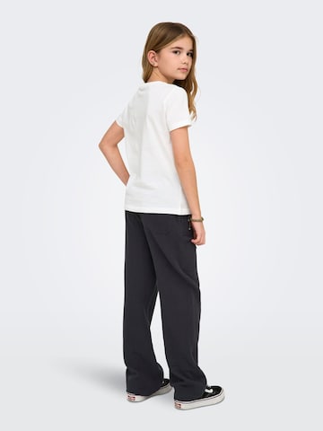 ONLY GIRLS - Camiseta 'KOGLany-Nina' en blanco