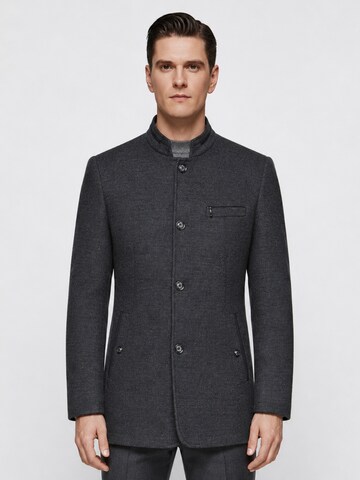 ALLTHEMEN Winter Coat 'Eiskante' in Grey: front