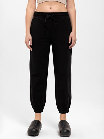 Tapered Pantaloni de la Anou Anou pe negru