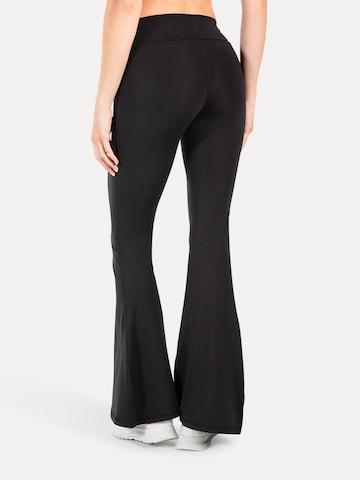 Smilodox Slimfit Schlagleggings in Schwarz