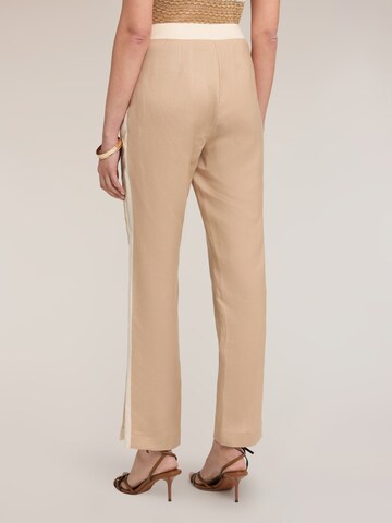 MOTIVI Regular Trousers in Beige