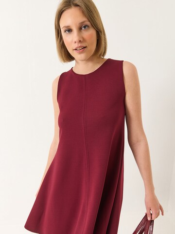 Abito di Bianco Lucci in rosso