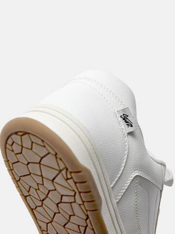 Pull&Bear Låg sneaker i vit