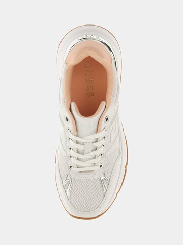 GUESS Sneaker in Weiß