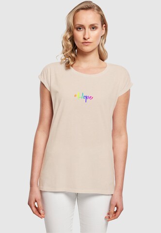 Merchcode Shirt 'Hope Rainbow' in Weiß: Vorderseite