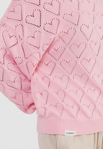 Kleinigkeit Trui 'Love is all around' in Roze