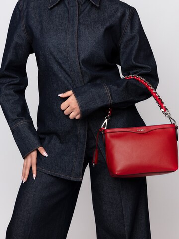Picard Schultertasche ' Lyon ' in Rot: Vorderseite