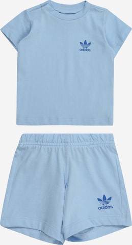 ADIDAS ORIGINALS Set: T-Shirt und Shorts in Blau: predná strana